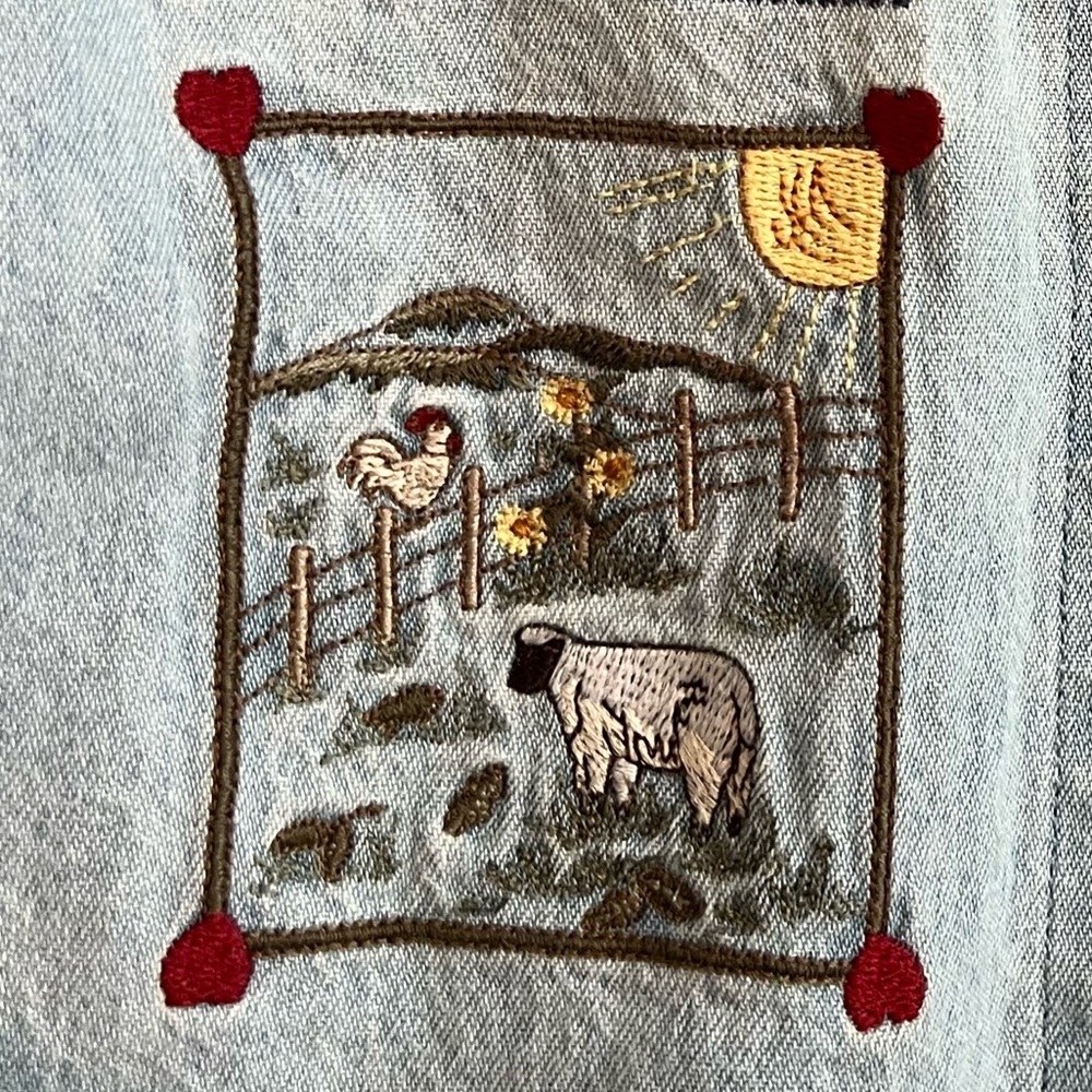 Vintage 90s Denim Button Up Jean Shirt Red barn sunflowers size medium cotton - Picture 14 of 15
